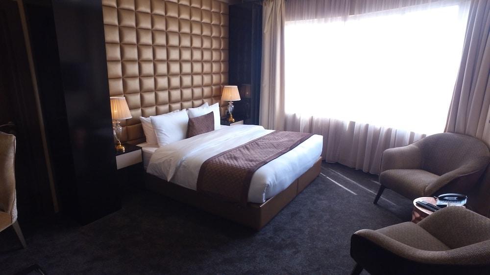 ลูมิเยร์ เดเซตวล Hotel Kuwait City ภายนอก รูปภาพ