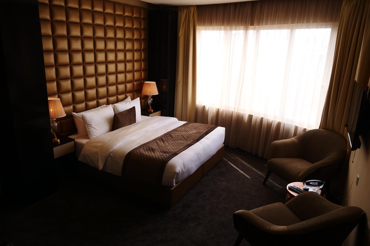 ลูมิเยร์ เดเซตวล Hotel Kuwait City ภายนอก รูปภาพ