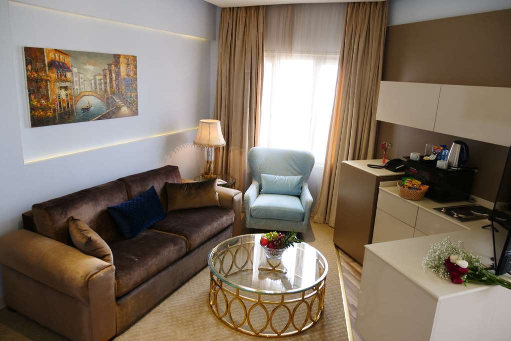 ลูมิเยร์ เดเซตวล Hotel Kuwait City ห้อง รูปภาพ